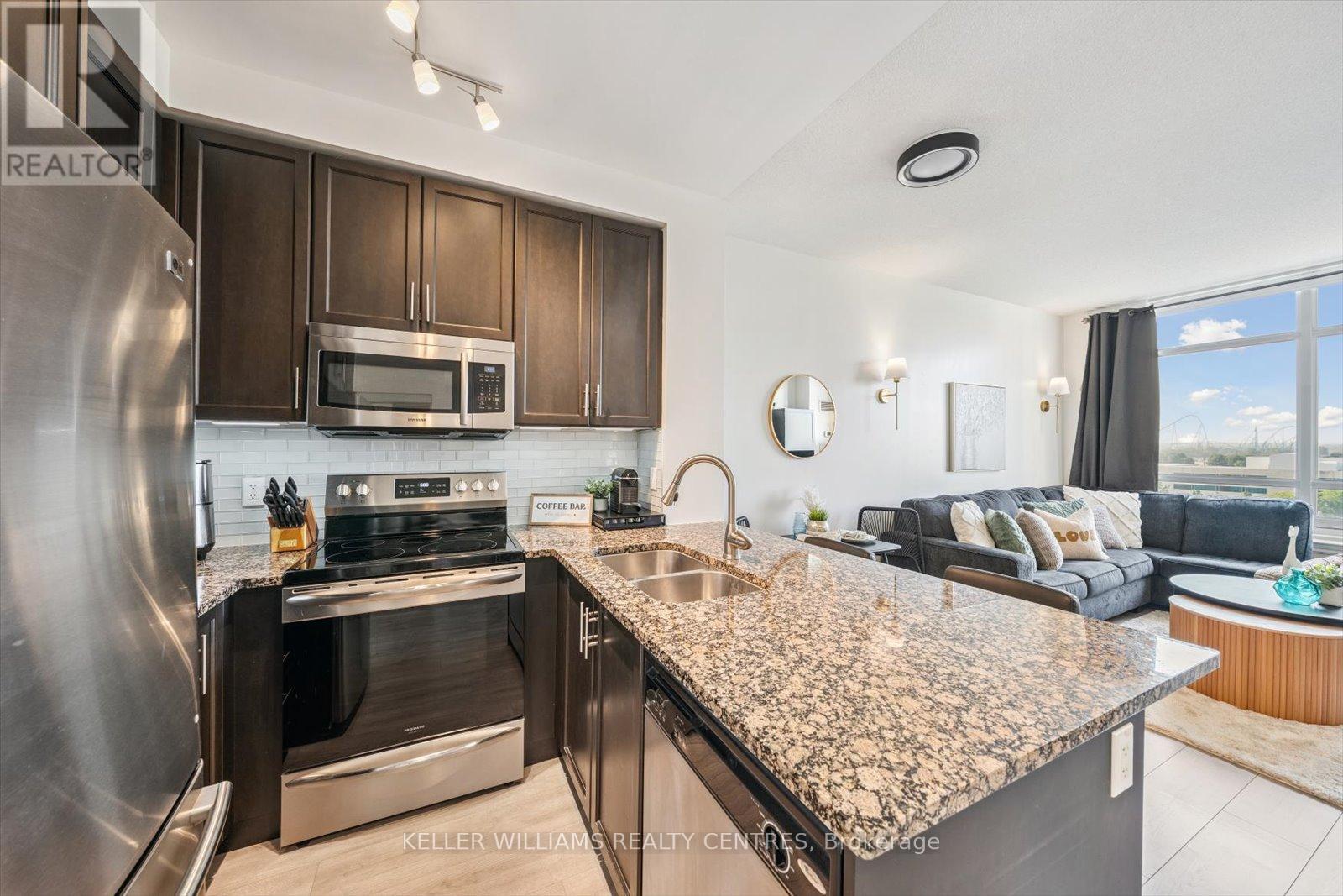 902 - 9245 Jane Street, Vaughan (Maple), Ontario  L6A 0J9 - Photo 3 - N12768102