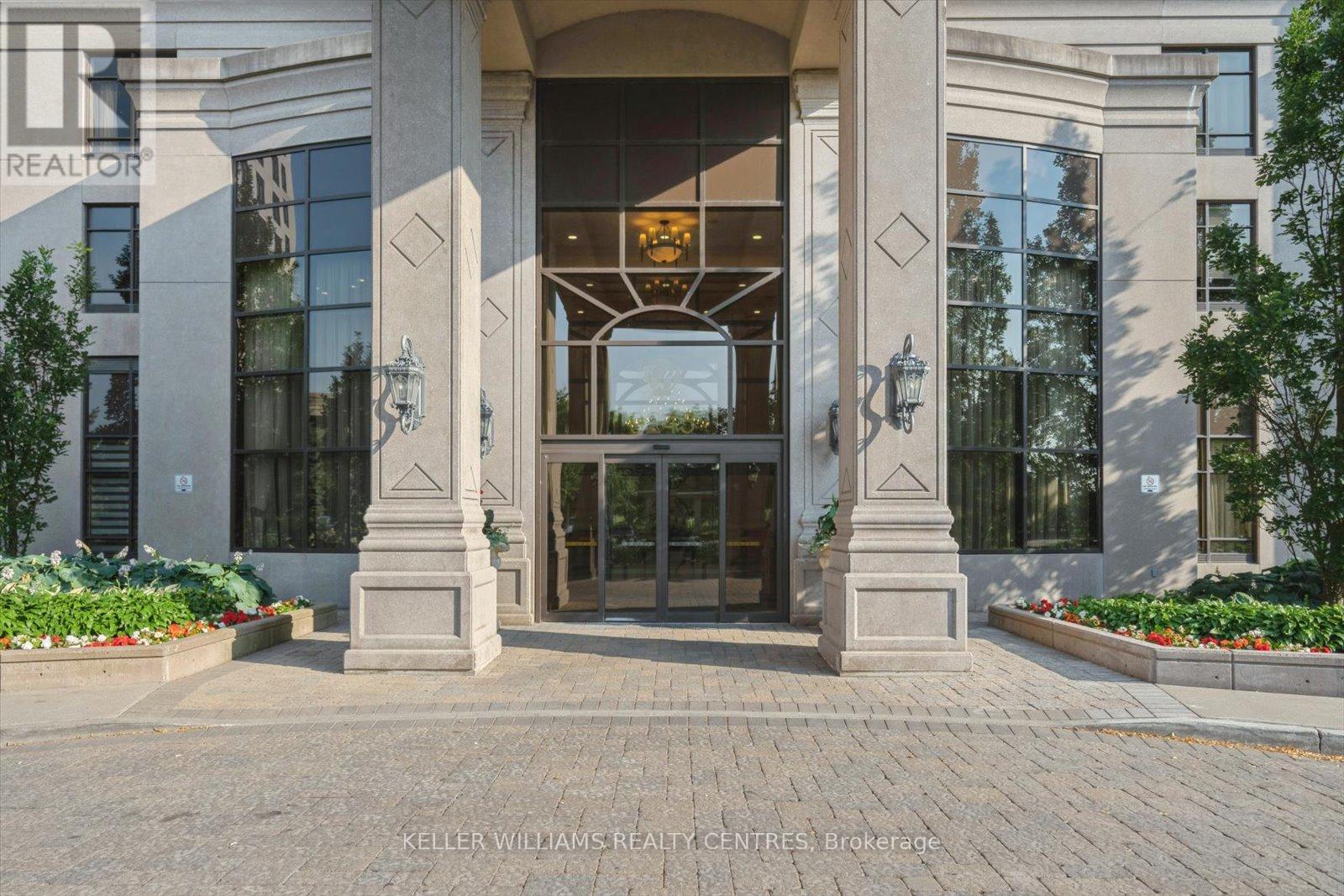 902 - 9245 Jane Street, Vaughan, Ontario  L6A 0J9 - Photo 2 - N12768106