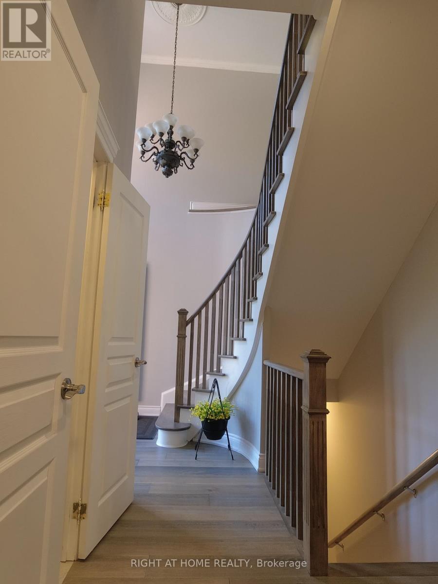 95 Westbury Court, Richmond Hill, Ontario  L4S 2L3 - Photo 30 - N12746388