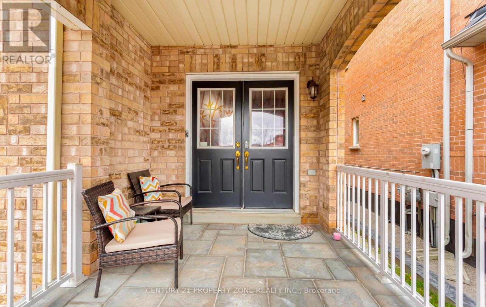 590 Lott Crescent N, Milton (Co Coates), Ontario  L9T 7P9 - Photo 2 - W12768056