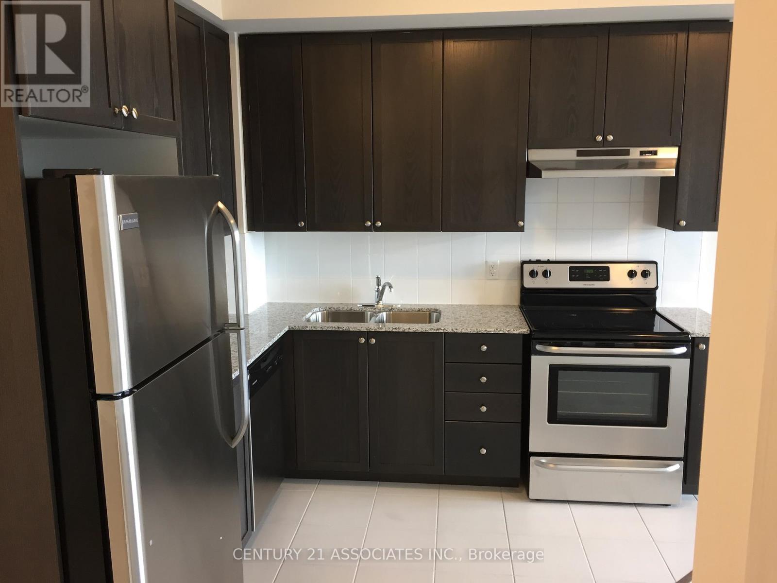 206 - 54 Sky Harbour Drive, Brampton, Ontario  L6Y 6B9 - Photo 2 - W12768100