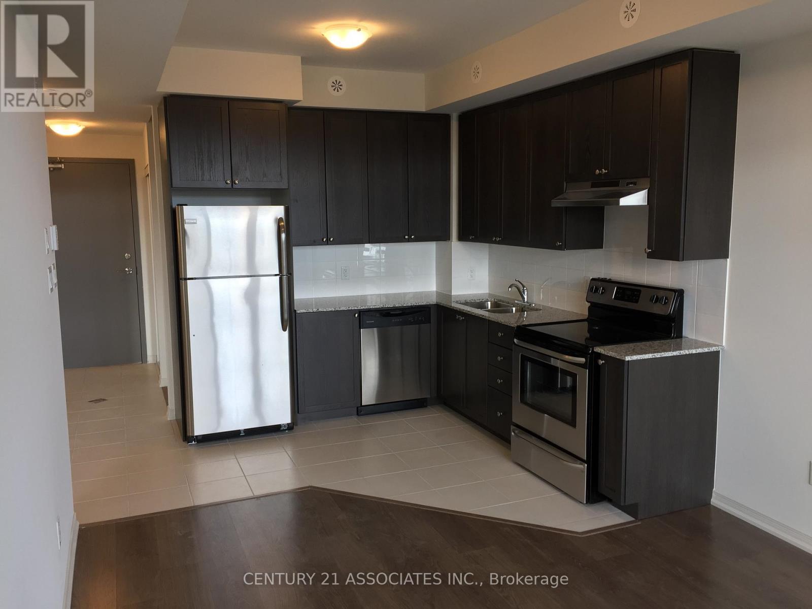 206 - 54 Sky Harbour Drive, Brampton, Ontario  L6Y 6B9 - Photo 3 - W12768100