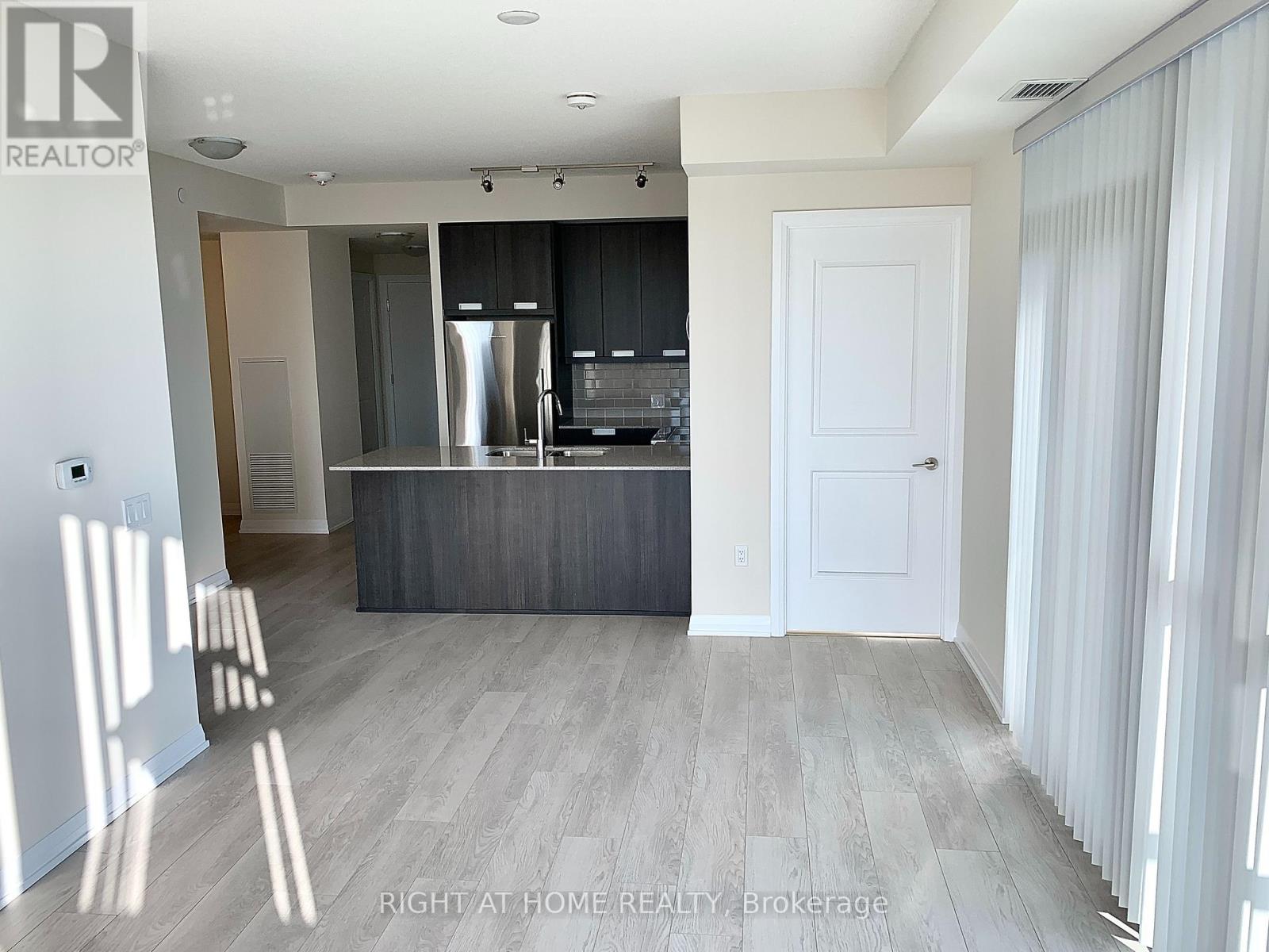 3117 - 35 Watergarden Drive, Mississauga (Hurontario), Ontario  L5R 0G8 - Photo 5 - W12768110