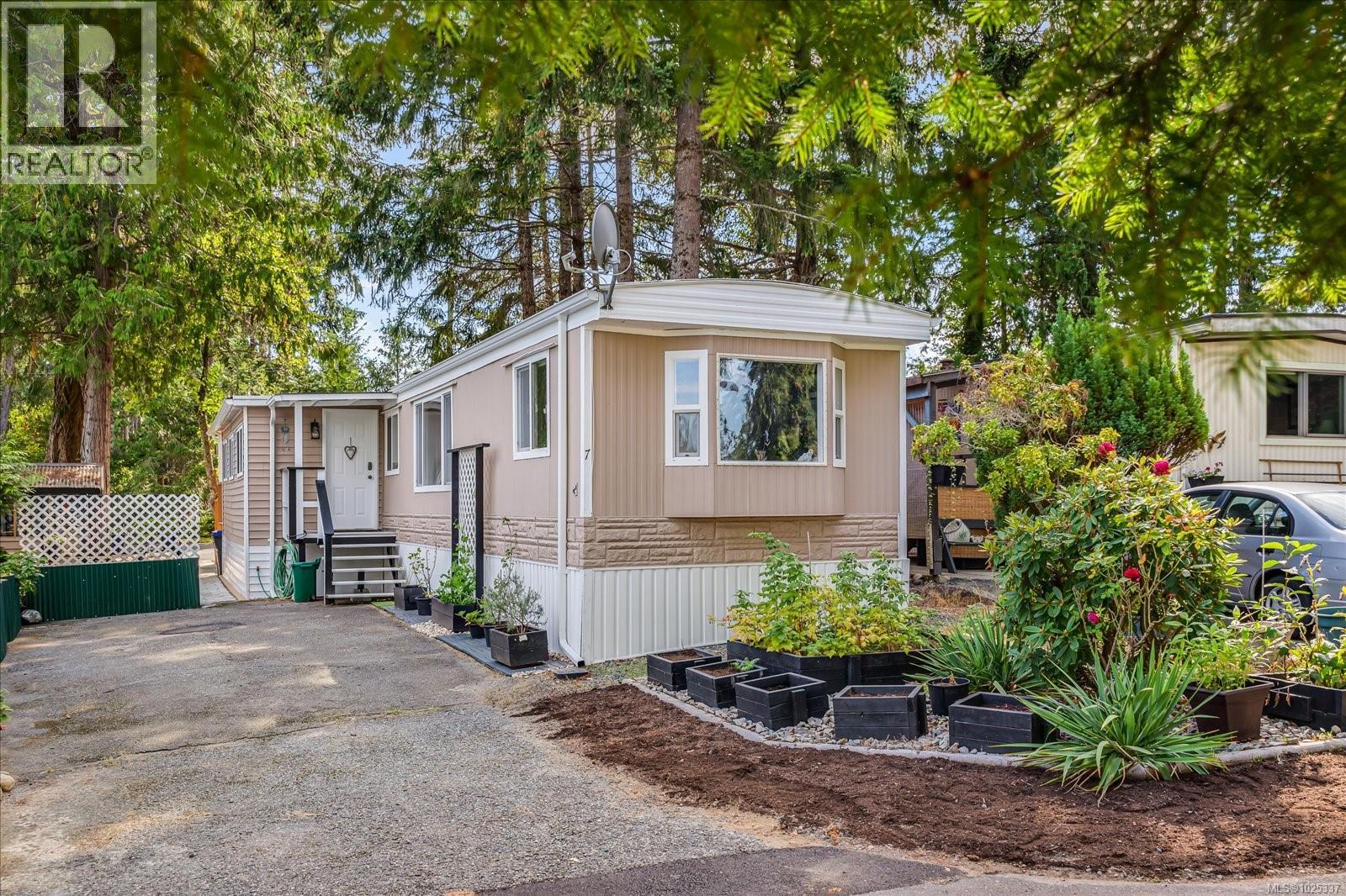 7 1247 Arbutus Rd, Parksville, British Columbia  V9P 1R4 - Photo 1 - 1025337