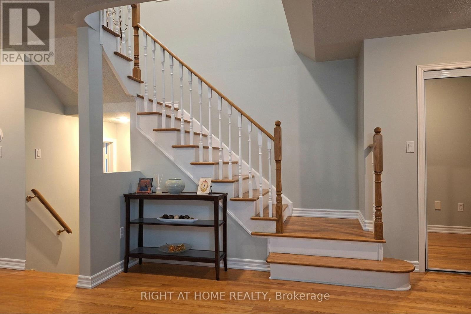 68 Rideau Drive, Richmond Hill, Ontario  L4B 4P3 - Photo 10 - N12767780