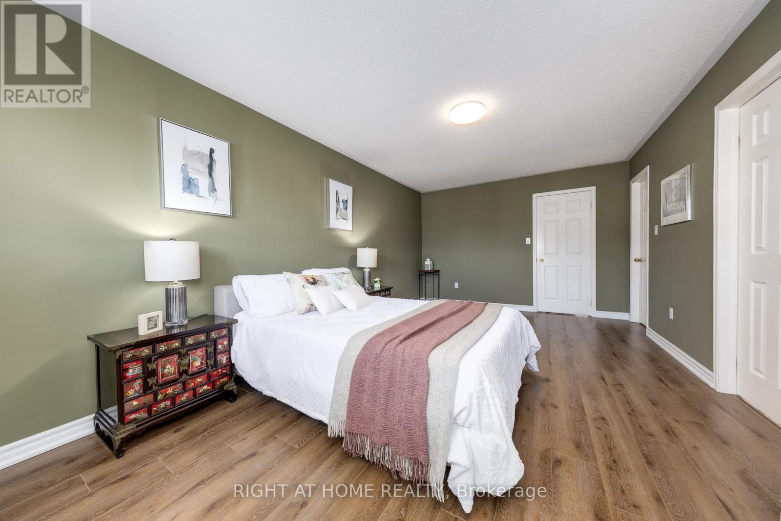 68 Rideau Drive, Richmond Hill, Ontario  L4B 4P3 - Photo 22 - N12767780