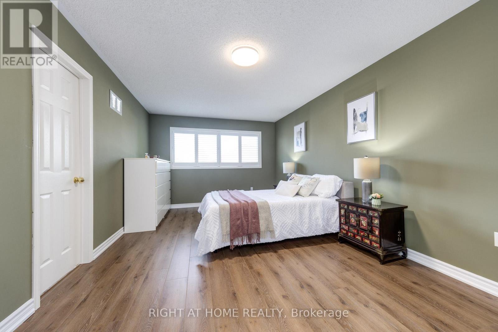 68 Rideau Drive, Richmond Hill, Ontario  L4B 4P3 - Photo 21 - N12767780