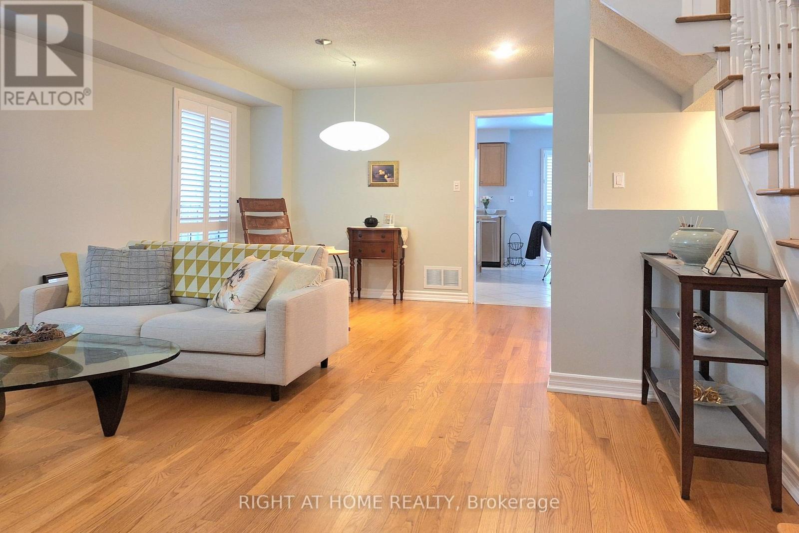 68 Rideau Drive, Richmond Hill, Ontario  L4B 4P3 - Photo 7 - N12767780