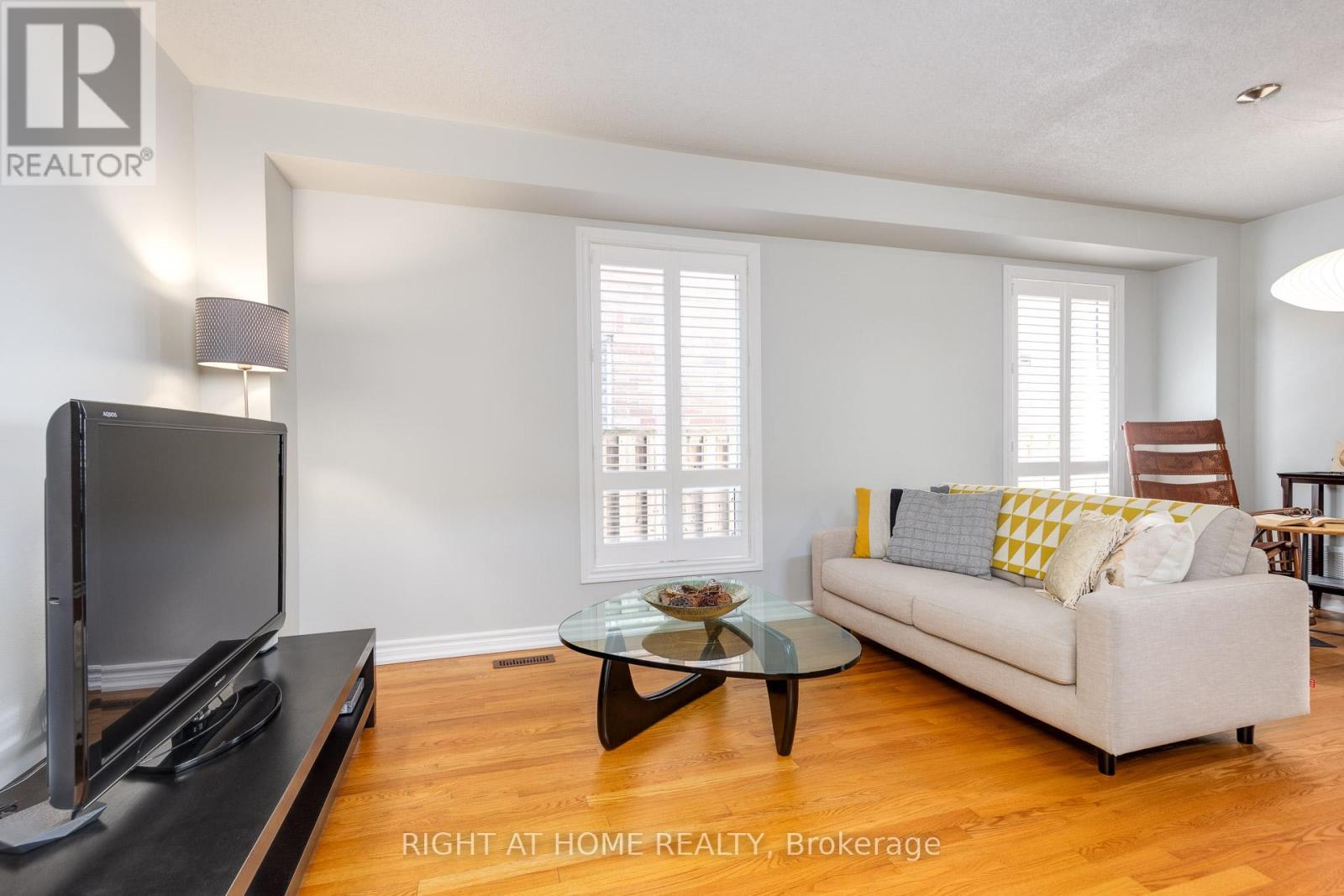 68 Rideau Drive, Richmond Hill, Ontario  L4B 4P3 - Photo 6 - N12767780