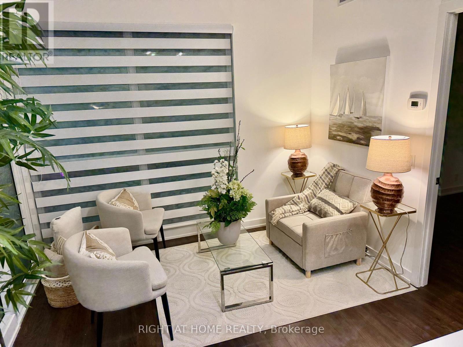 522 - 10 Park Lawn Road, Toronto, Ontario  M8V 0H9 - Photo 4 - W12641790