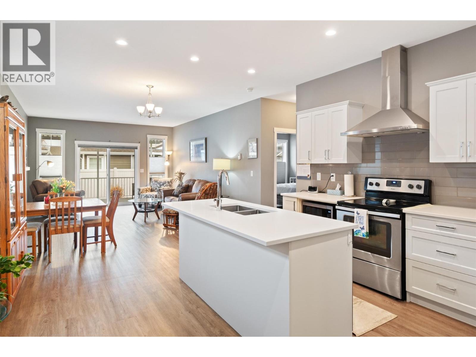 351 Warren Avenue W Unit# 42, Penticton, British Columbia  V2A 3N2 - Photo 3 - 10375235