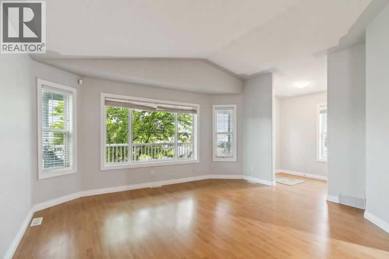 221 Ash Way, Fort Mcmurray, Alberta  T9K 0G2 - Photo 8 - A2231444