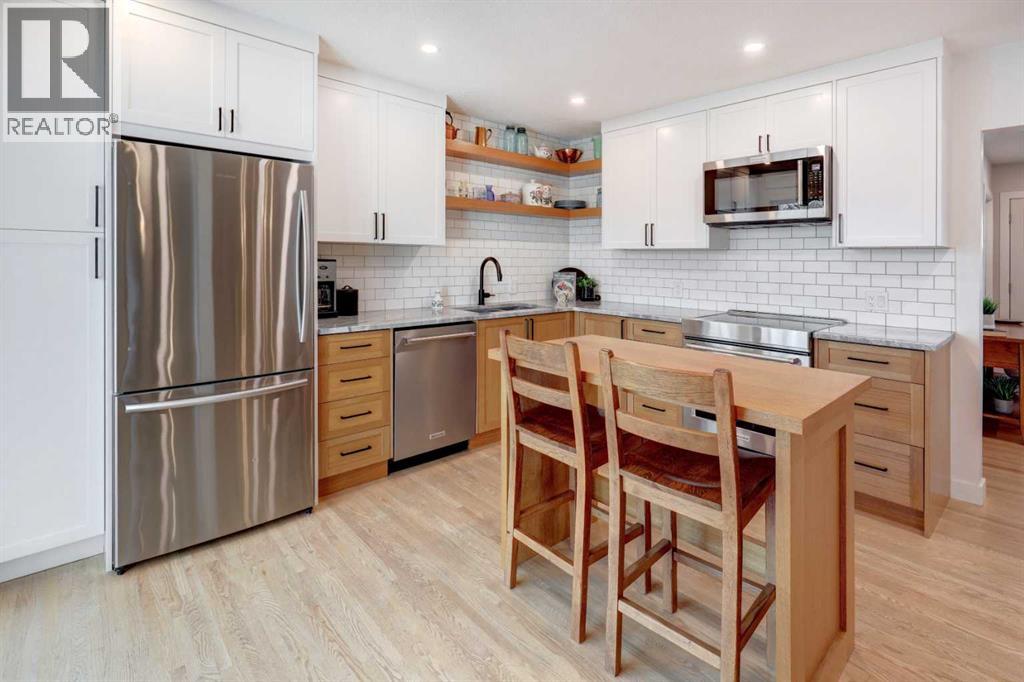 36 Glenview Drive Sw, Calgary, Alberta  T3E 4H5 - Photo 6 - A2281998