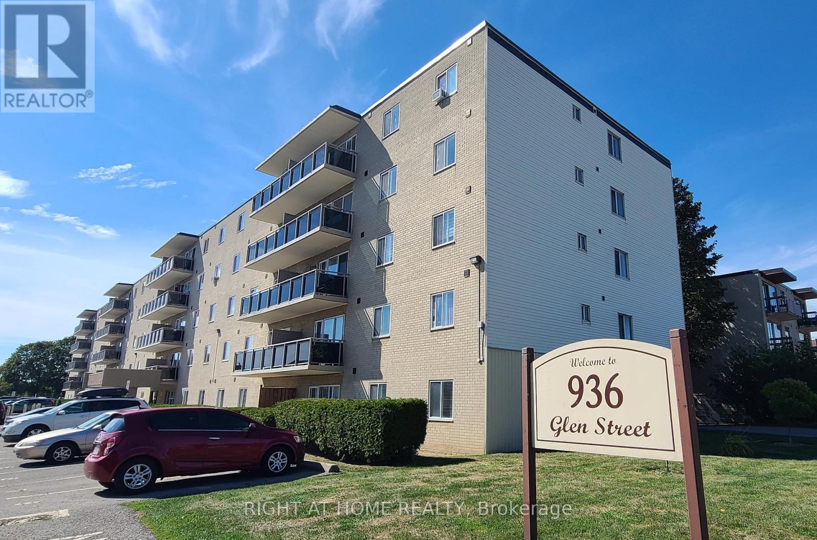 414 - 936 GLEN STREET, Oshawa, Ontario