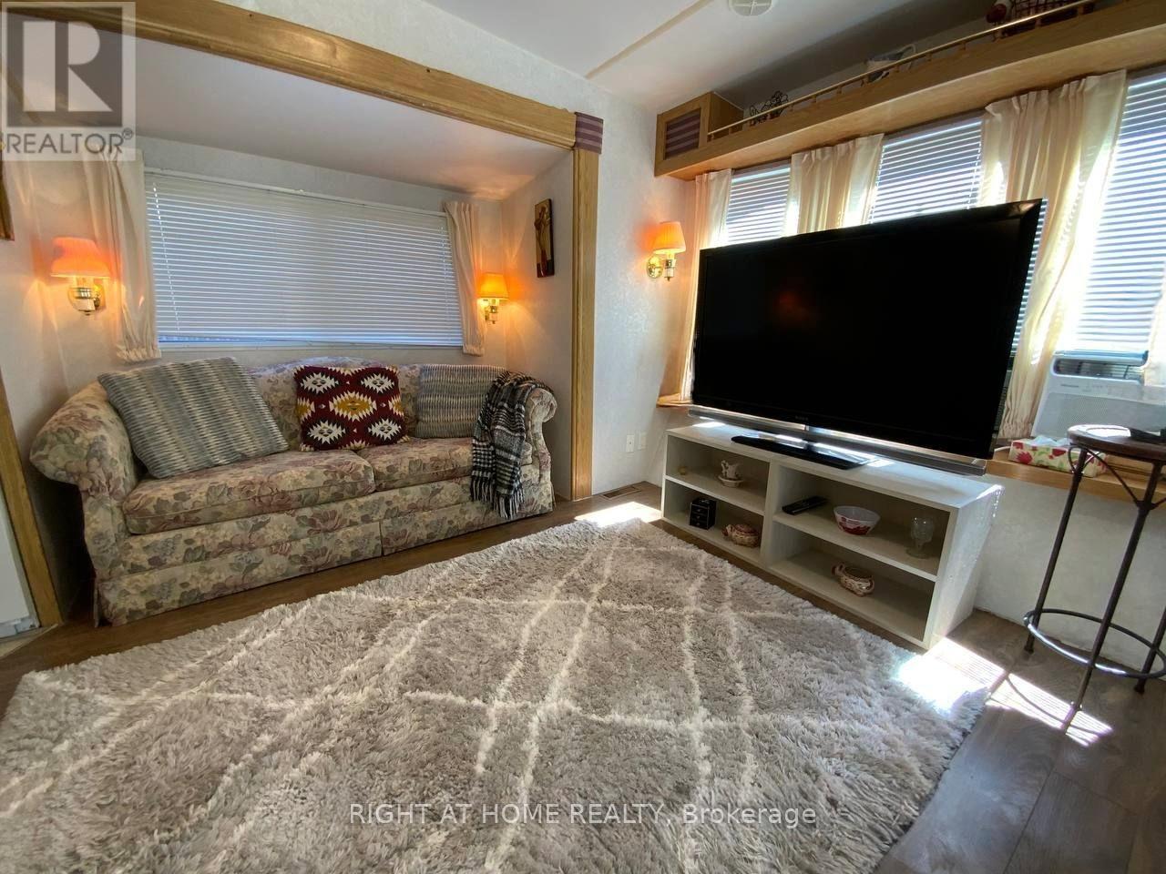 3 Woody Way Boulevard E, Georgina, Ontario  L0E 1N0 - Photo 12 - N12768120