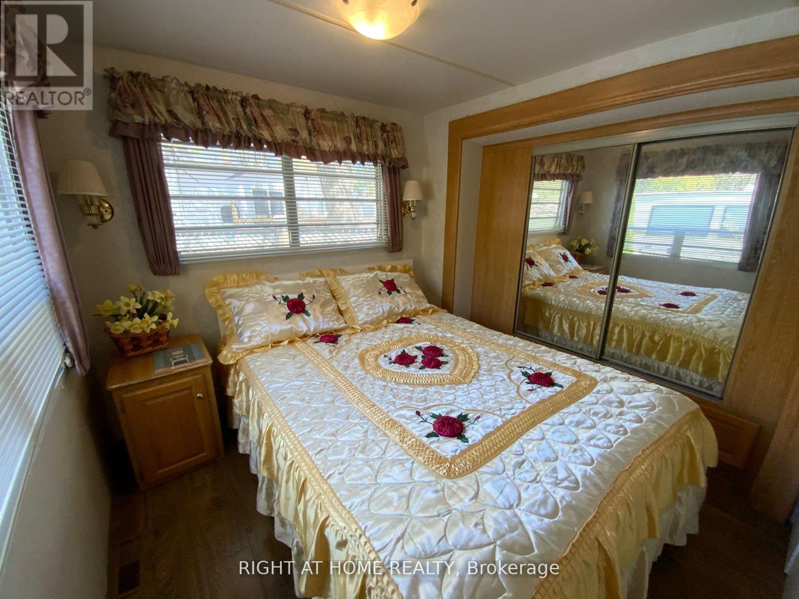 3 Woody Way Boulevard E, Georgina, Ontario  L0E 1N0 - Photo 15 - N12768120