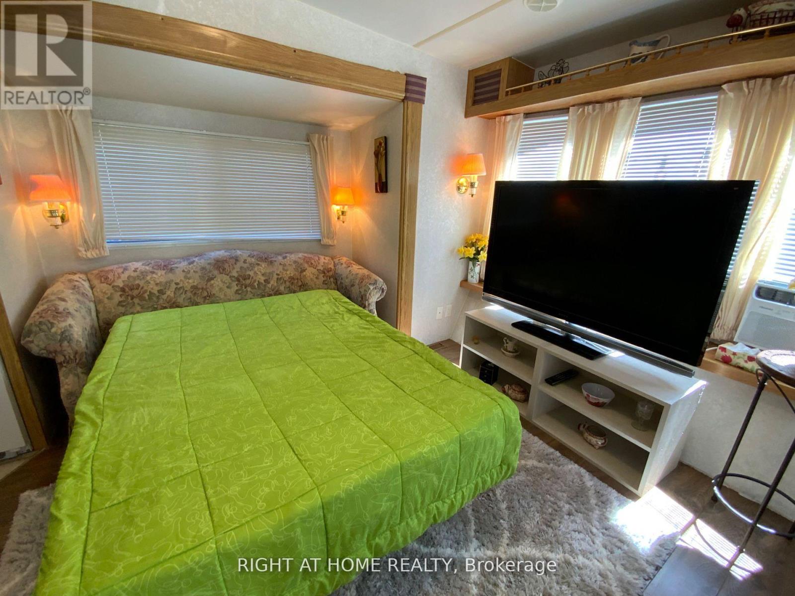 3 Woody Way Boulevard E, Georgina, Ontario  L0E 1N0 - Photo 18 - N12768120