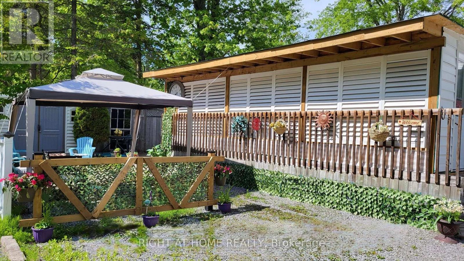 3 Woody Way Boulevard E, Georgina, Ontario  L0E 1N0 - Photo 3 - N12768120