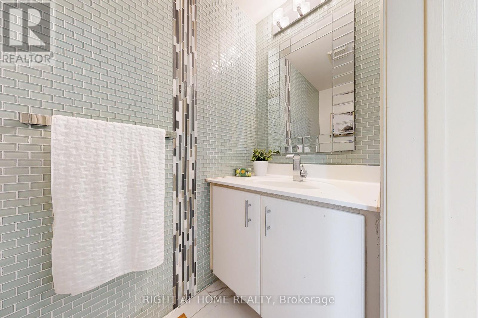 38 Rosanna Crescent, Vaughan, Ontario  L6A 2T3 - Photo 20 - N12768130