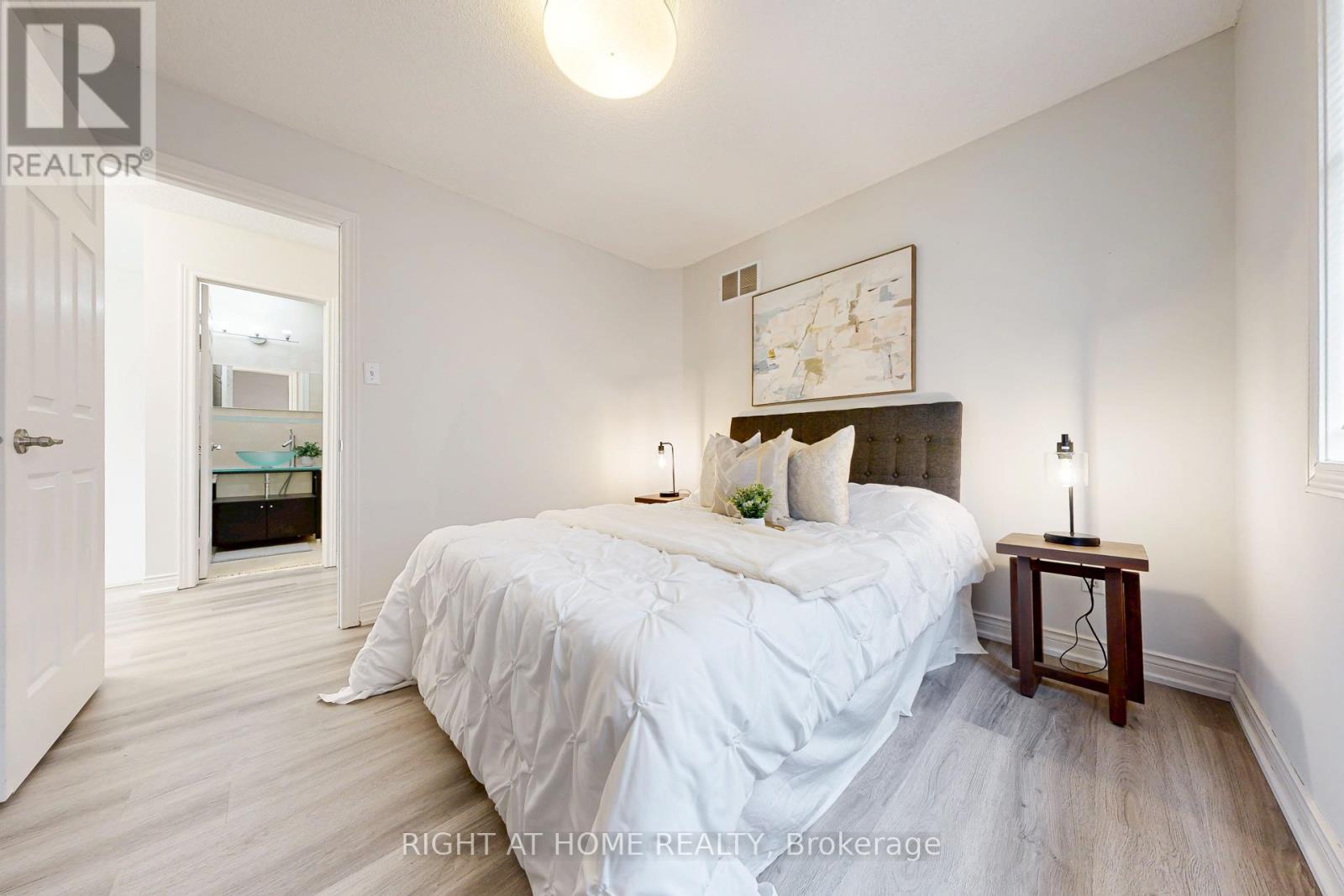 38 Rosanna Crescent, Vaughan, Ontario  L6A 2T3 - Photo 28 - N12768130