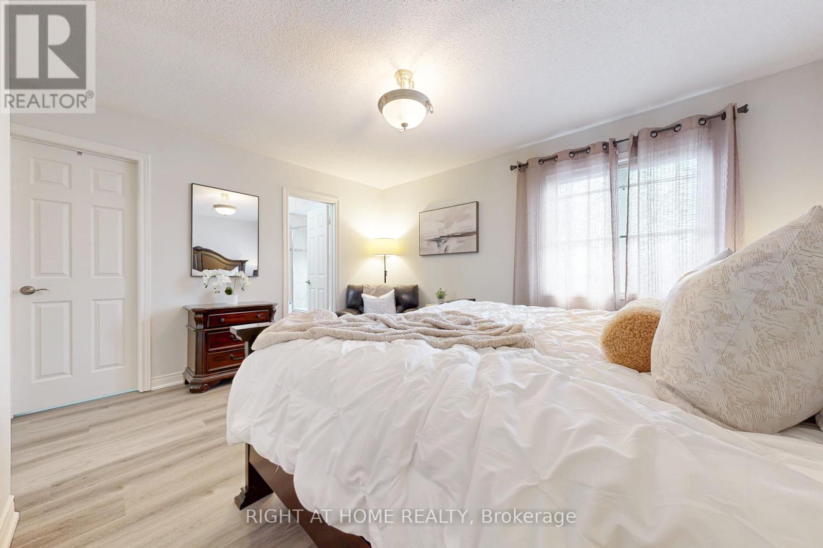 38 Rosanna Crescent, Vaughan, Ontario  L6A 2T3 - Photo 31 - N12768130
