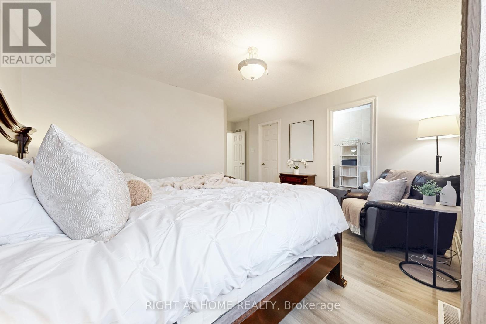 38 Rosanna Crescent, Vaughan, Ontario  L6A 2T3 - Photo 33 - N12768130