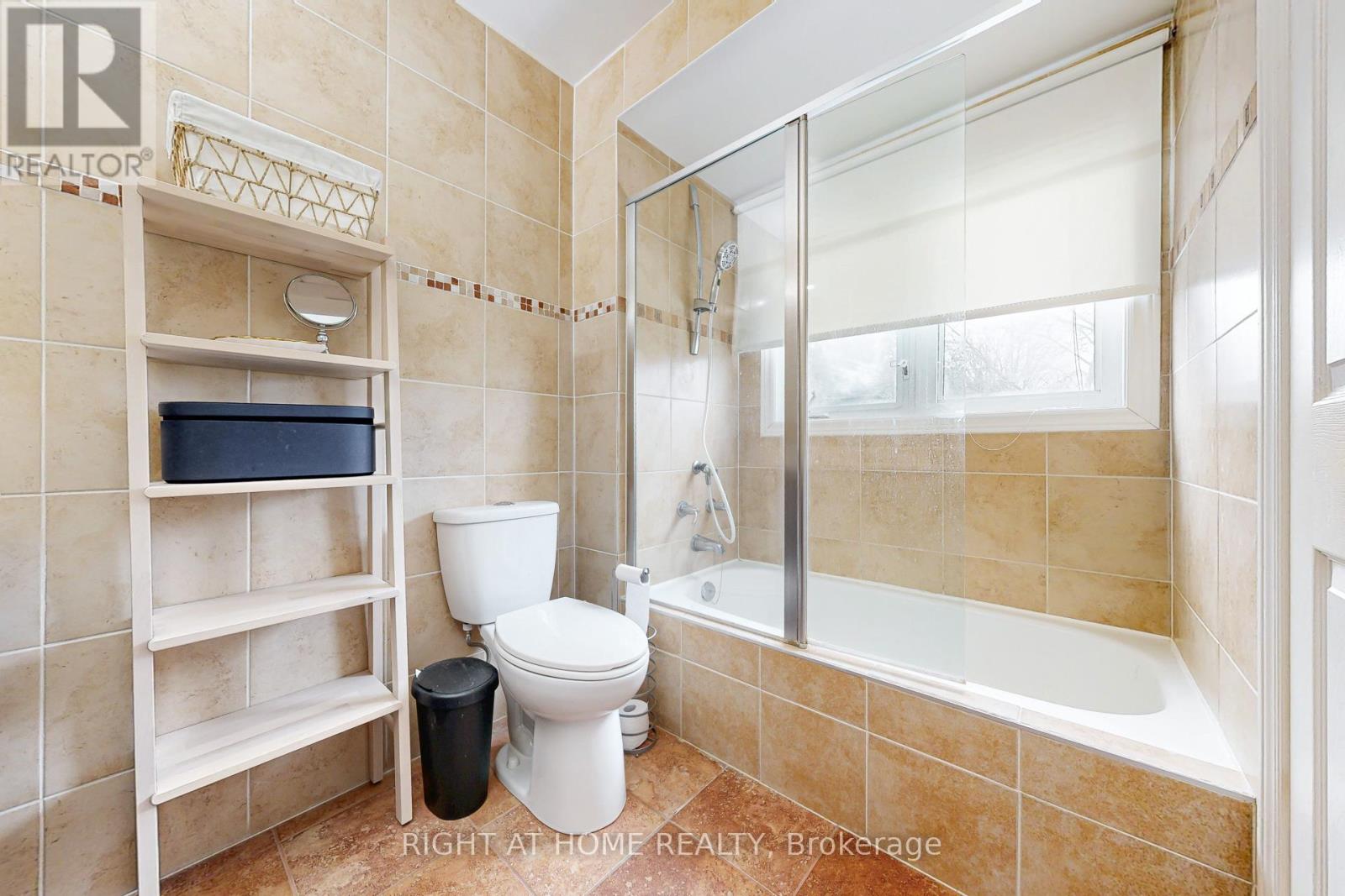 38 Rosanna Crescent, Vaughan, Ontario  L6A 2T3 - Photo 35 - N12768130