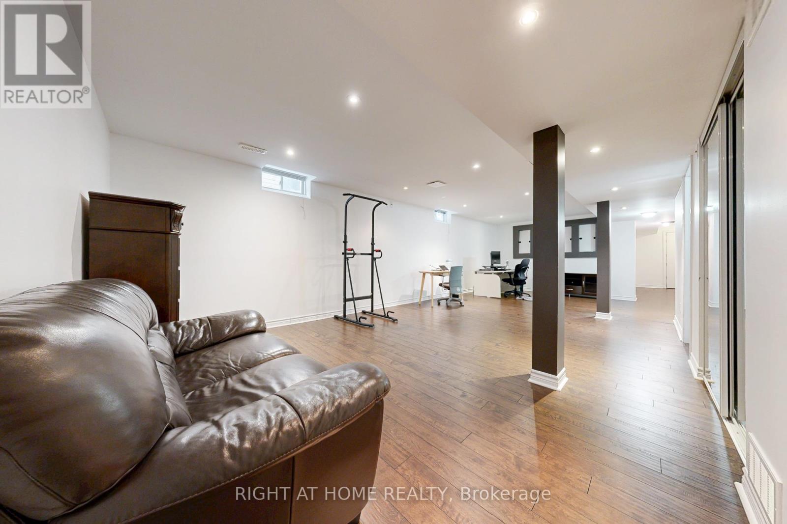 38 Rosanna Crescent, Vaughan, Ontario  L6A 2T3 - Photo 38 - N12768130