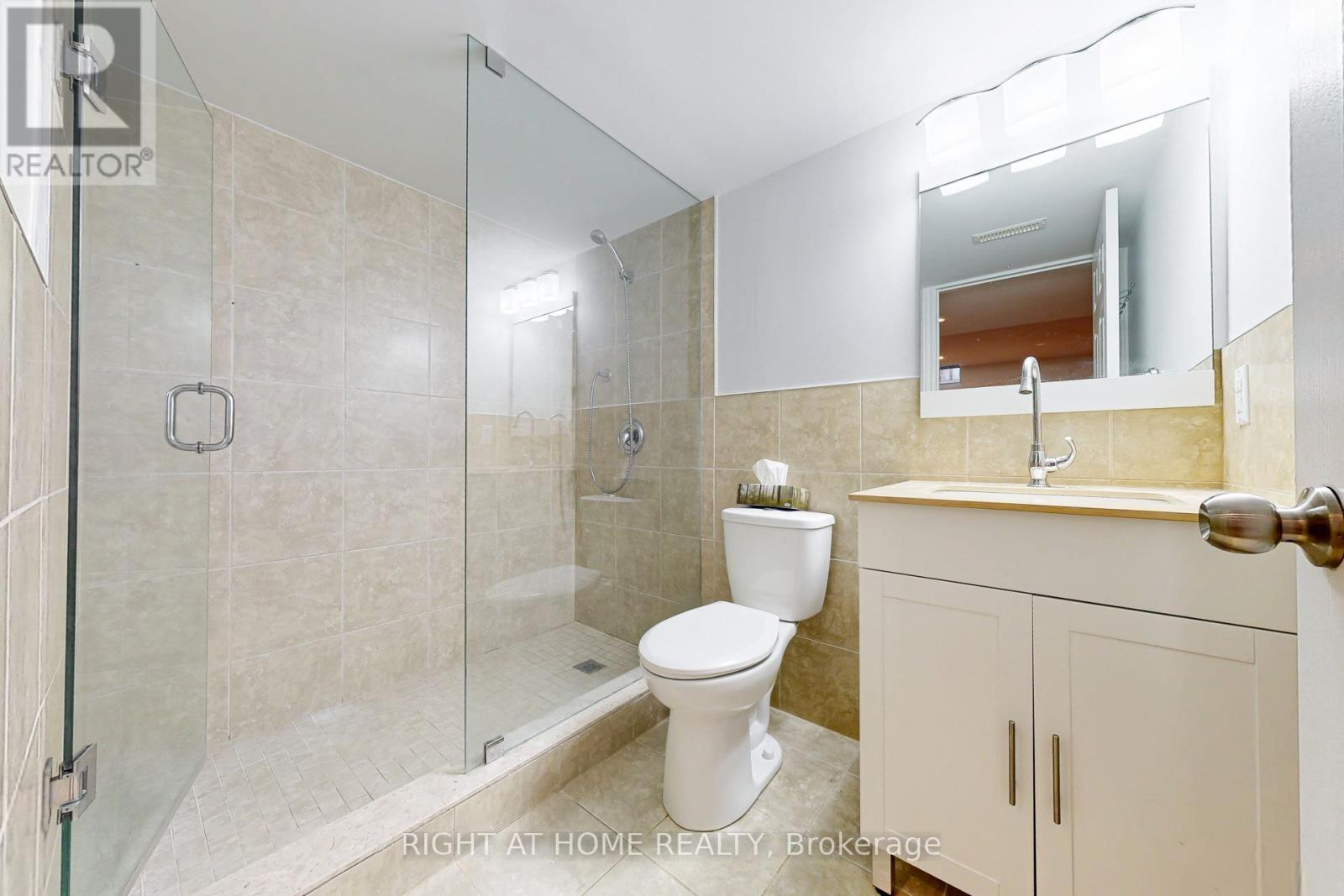 38 Rosanna Crescent, Vaughan, Ontario  L6A 2T3 - Photo 41 - N12768130