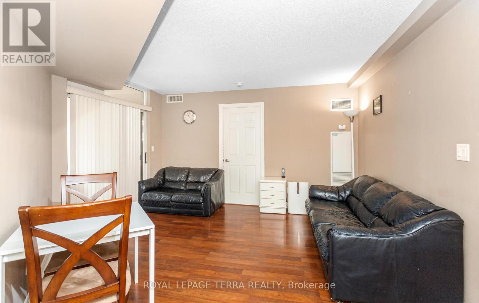 430 - 3888 Duke Of York Boulevard, Mississauga, Ontario  L5B 4P5 - Photo 5 - W12768122