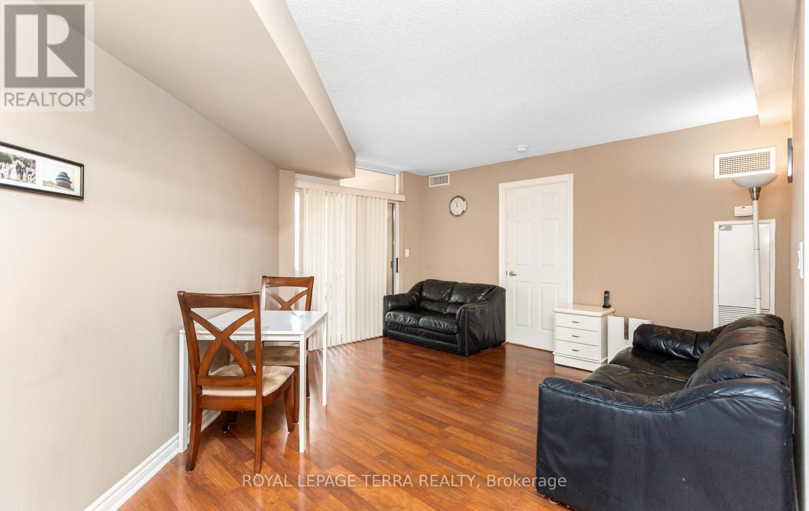 430 - 3888 Duke Of York Boulevard, Mississauga, Ontario  L5B 4P5 - Photo 7 - W12768122