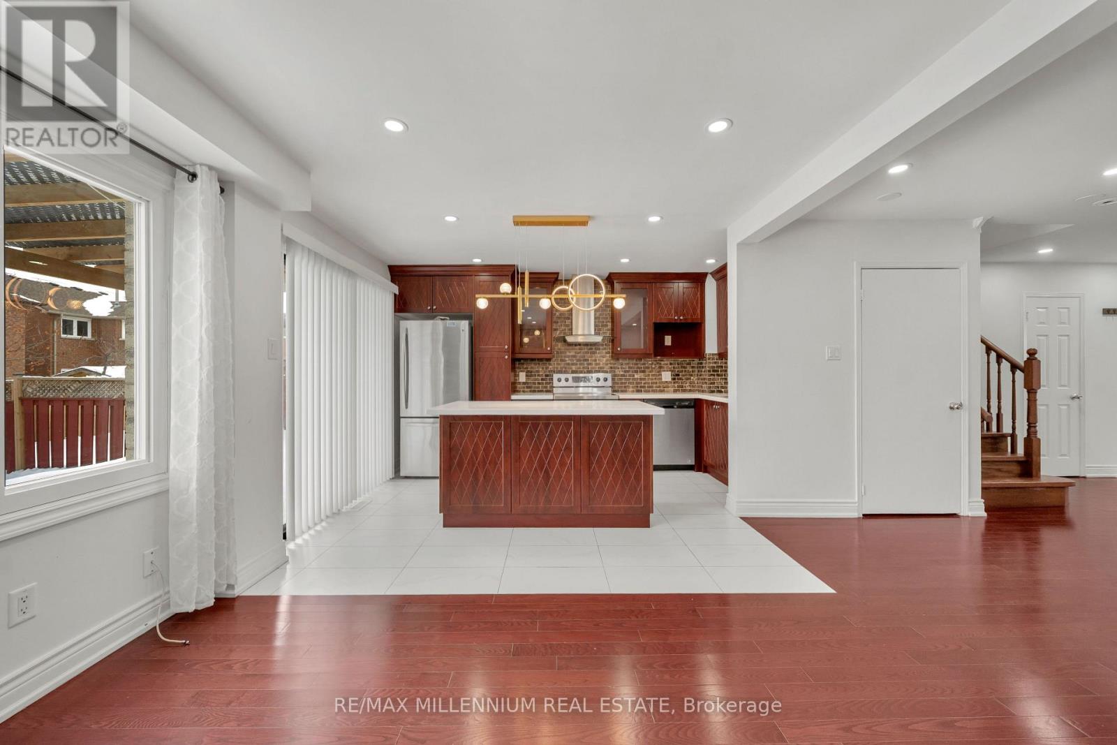 93 Gatesgill Street, Brampton, Ontario  L6X 3T1 - Photo 10 - W12768140