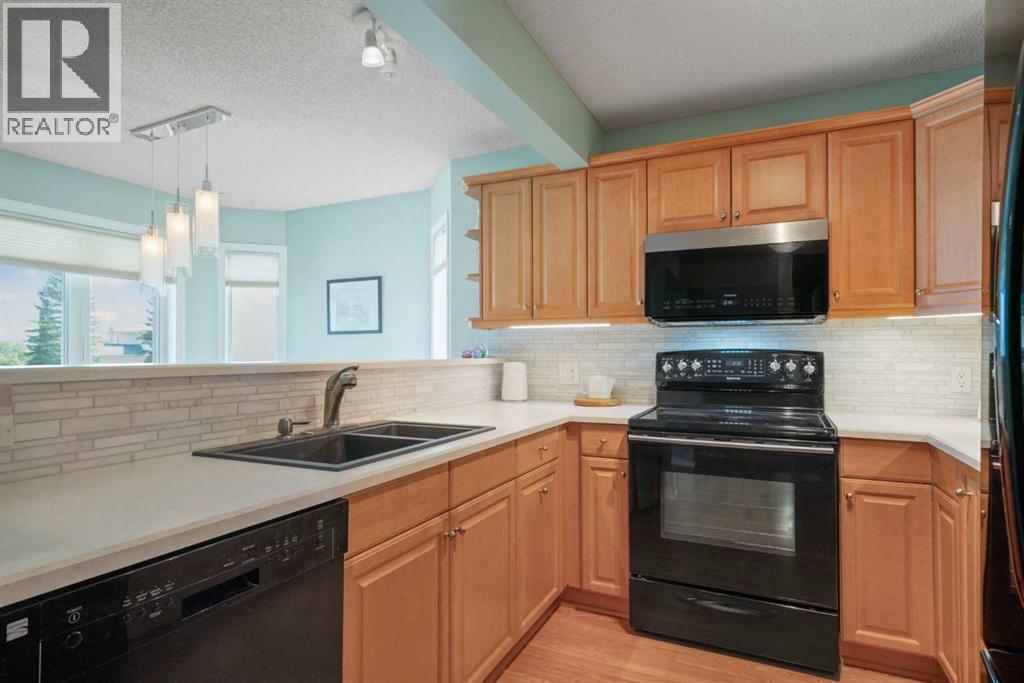 79 Scenic Gardens Nw, Calgary, Alberta  T3L 1Y6 - Photo 9 - A2284088