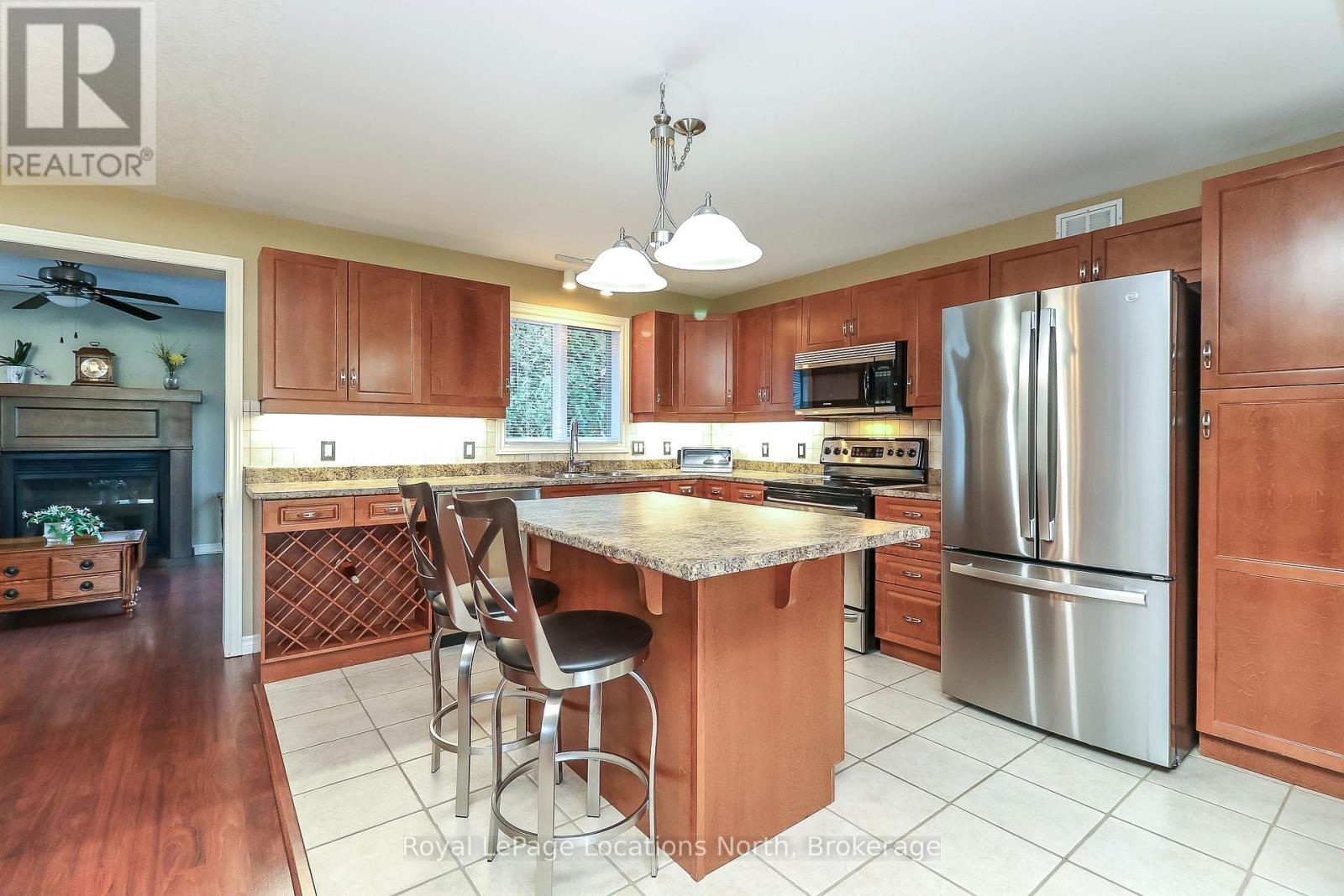 24 Kentucky Avenue, Wasaga Beach, Ontario  L9Z 3A8 - Photo 15 - S12568888