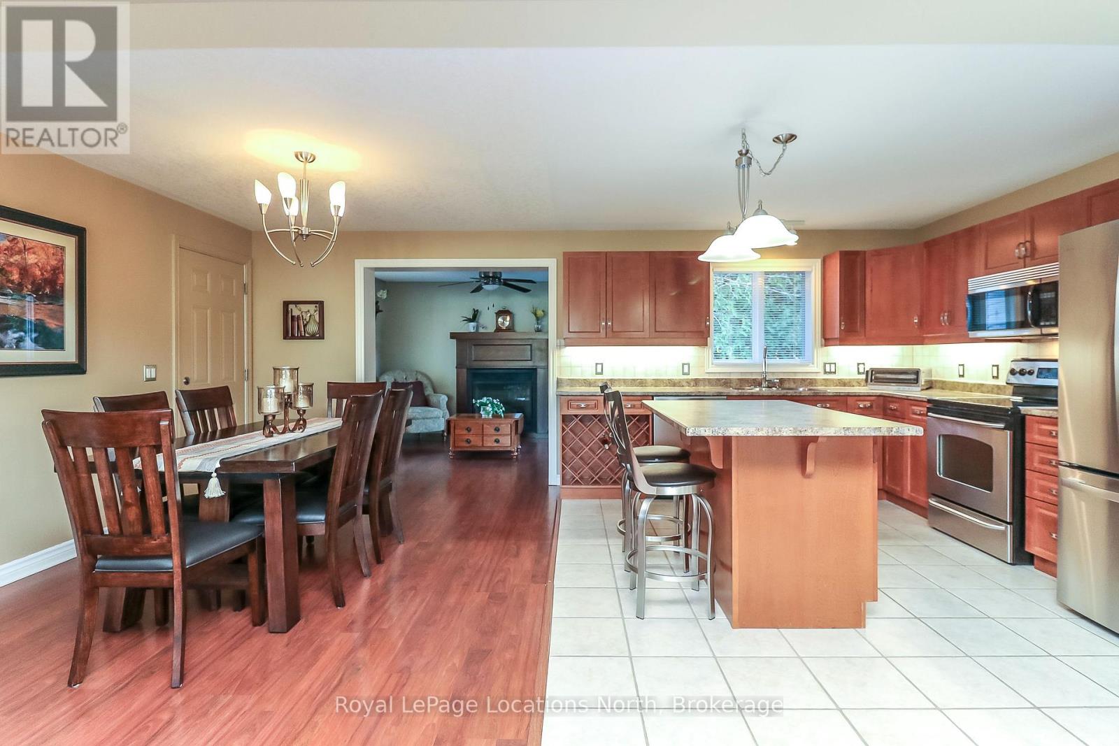 24 Kentucky Avenue, Wasaga Beach, Ontario  L9Z 3A8 - Photo 13 - S12568888