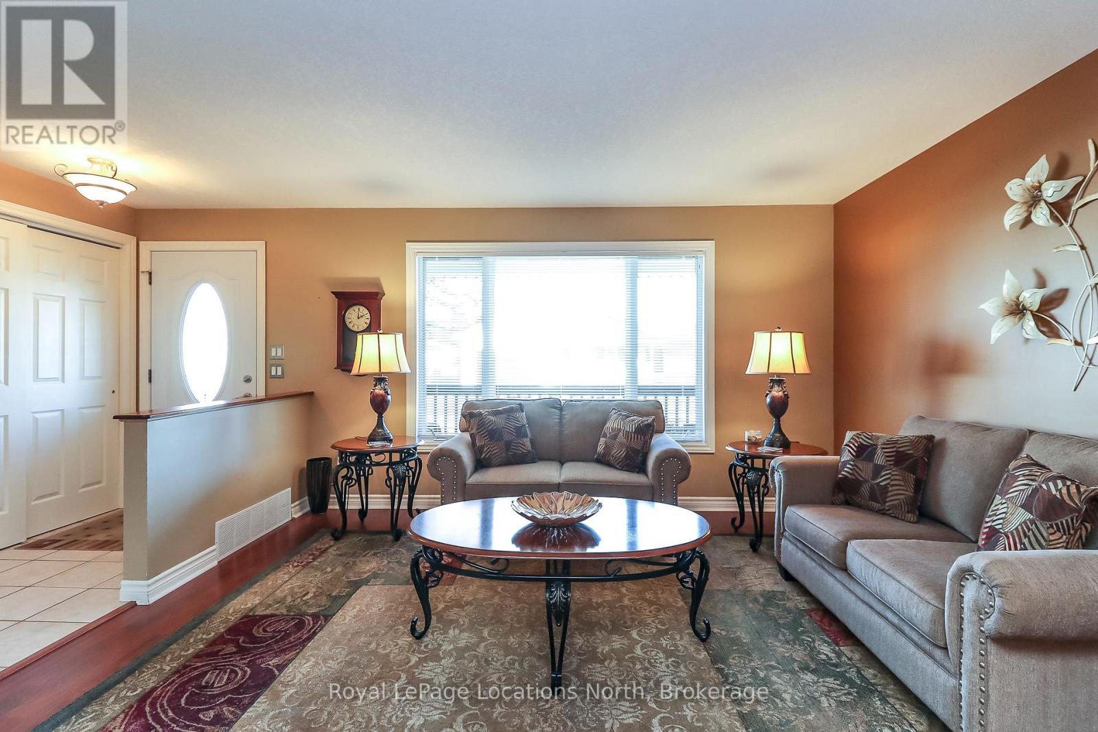 24 Kentucky Avenue, Wasaga Beach, Ontario  L9Z 3A8 - Photo 10 - S12568888