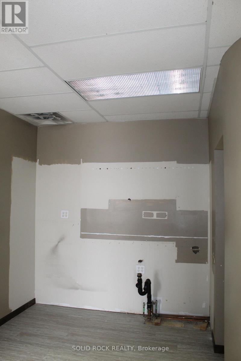 202 - 68 William Street, Brockville, Ontario  K6V 4V5 - Photo 16 - X12768170