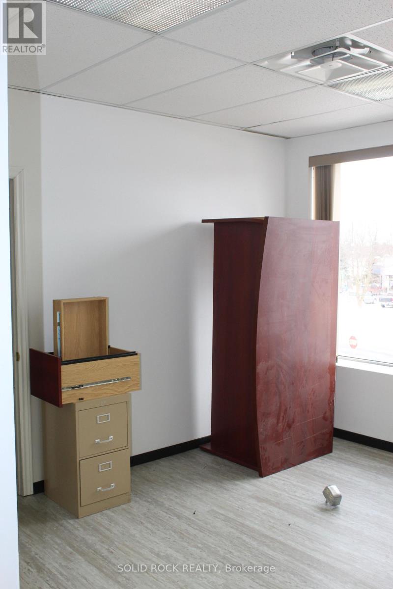 202 - 68 William Street, Brockville, Ontario  K6V 4V5 - Photo 25 - X12768170