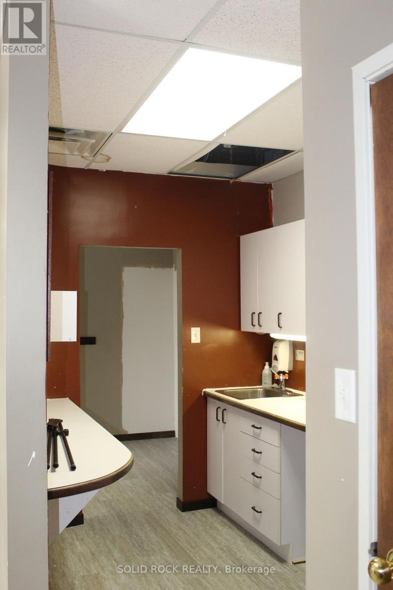 202 - 68 William Street, Brockville, Ontario  K6V 4V5 - Photo 28 - X12768170