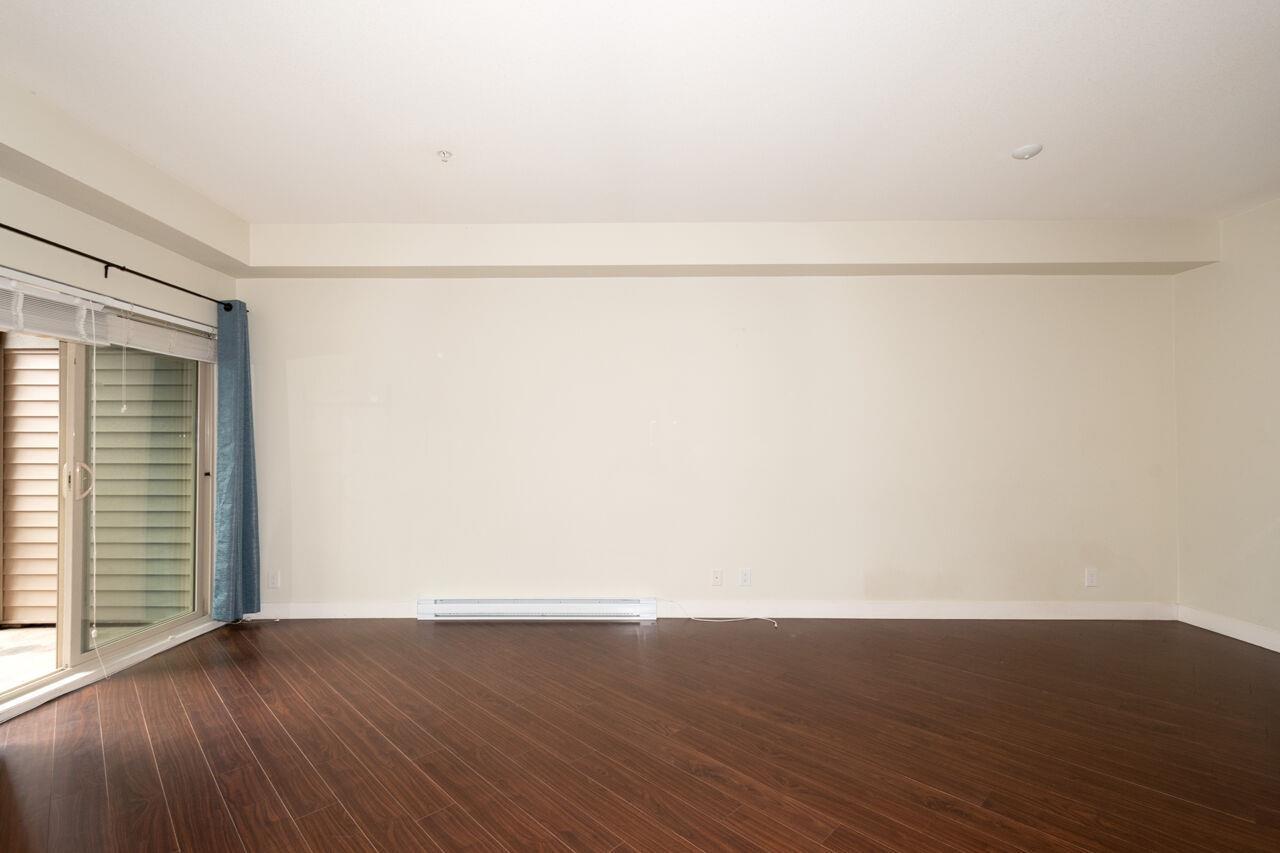 208 13468 King George Boulevard, Surrey, British Columbia  V3T 0H5 - Photo 5 - R3087258