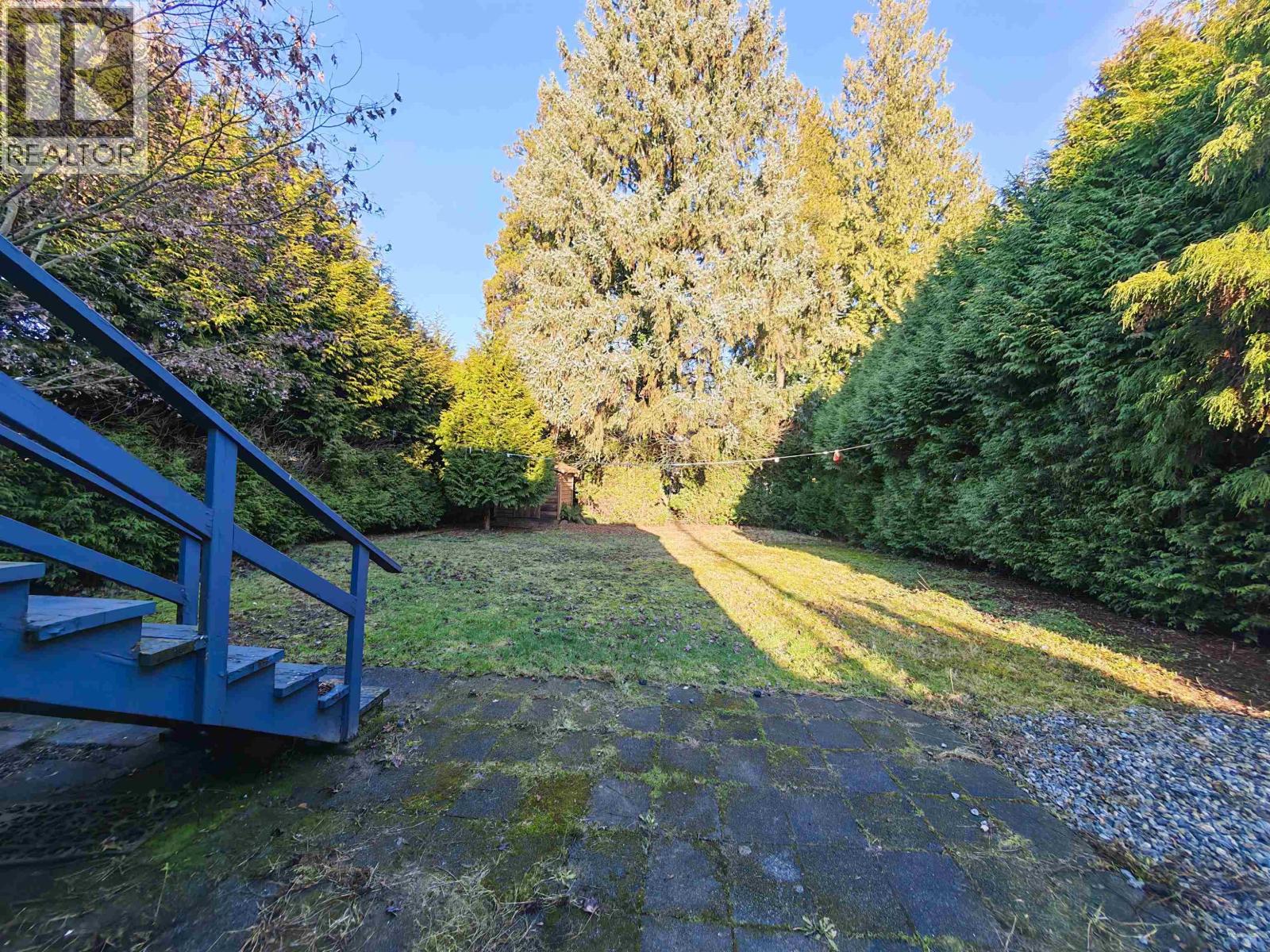 929 Sixth Street, New Westminster, British Columbia  V3L 3C8 - Photo 3 - R3087340