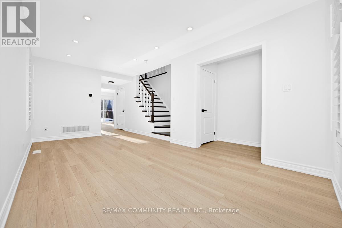 20 Mcnicol Crescent, Ajax, Ontario  L1Z 1Y8 - Photo 2 - E12768182