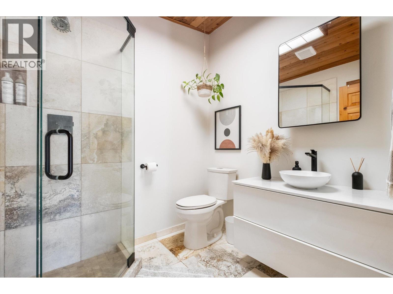 7407 Harrow Road, Pemberton, British Columbia  V0N 2L0 - Photo 18 - R3086510