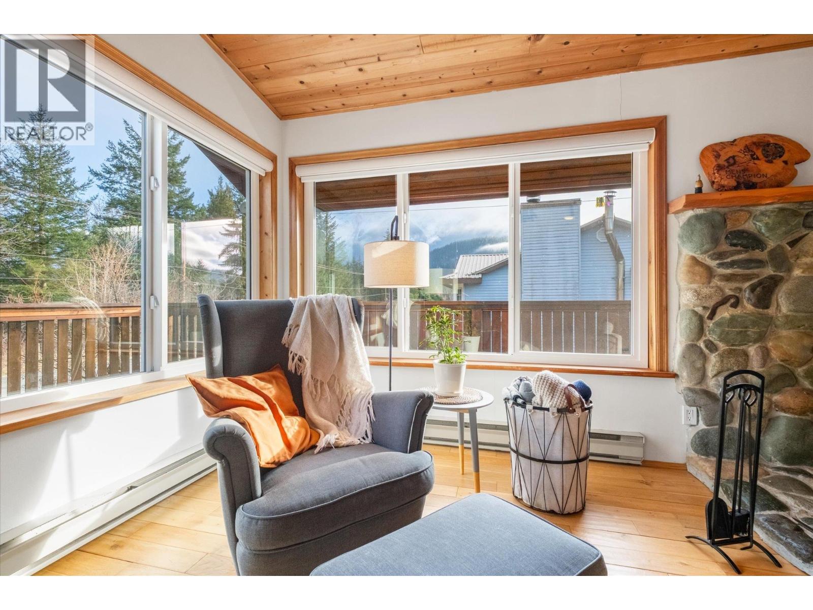 7407 Harrow Road, Pemberton, British Columbia  V0N 2L0 - Photo 15 - R3086510