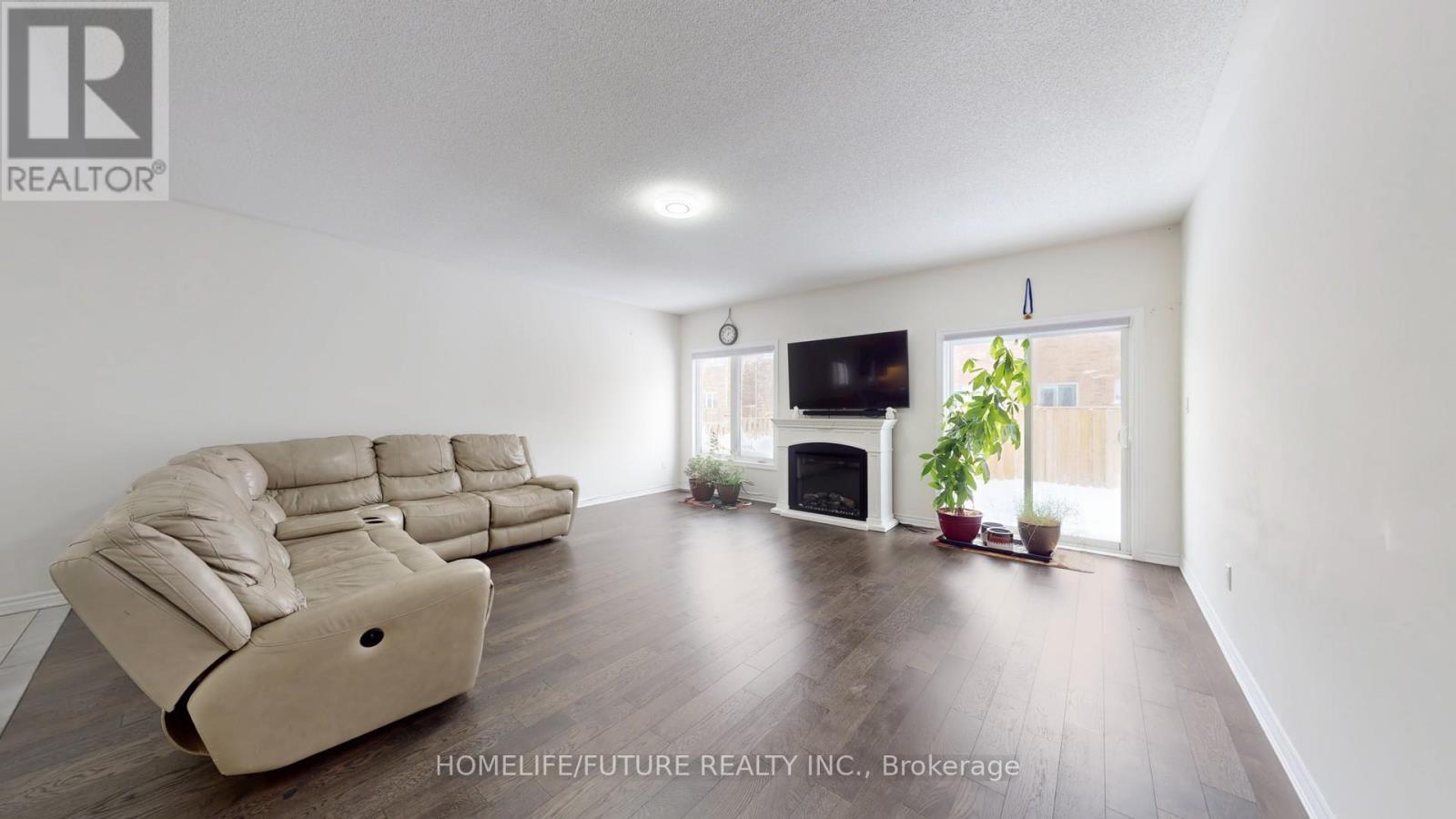 15 Mccaskell Street, Brock (Beaverton), Ontario  L0K 1A0 - Photo 2 - N12768160