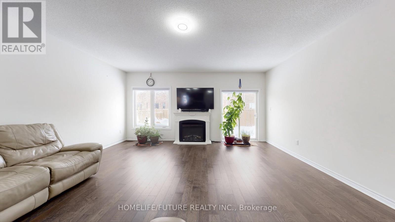 15 Mccaskell Street, Brock (Beaverton), Ontario  L0K 1A0 - Photo 3 - N12768160