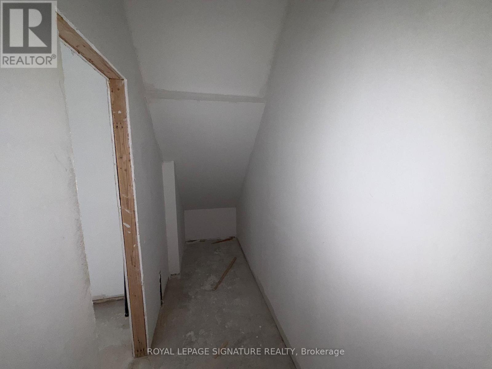 5 - 200 Dissette Street, Bradford West Gwillimbury (Bradford), Ontario  L3Z 4M2 - Photo 8 - N12768164