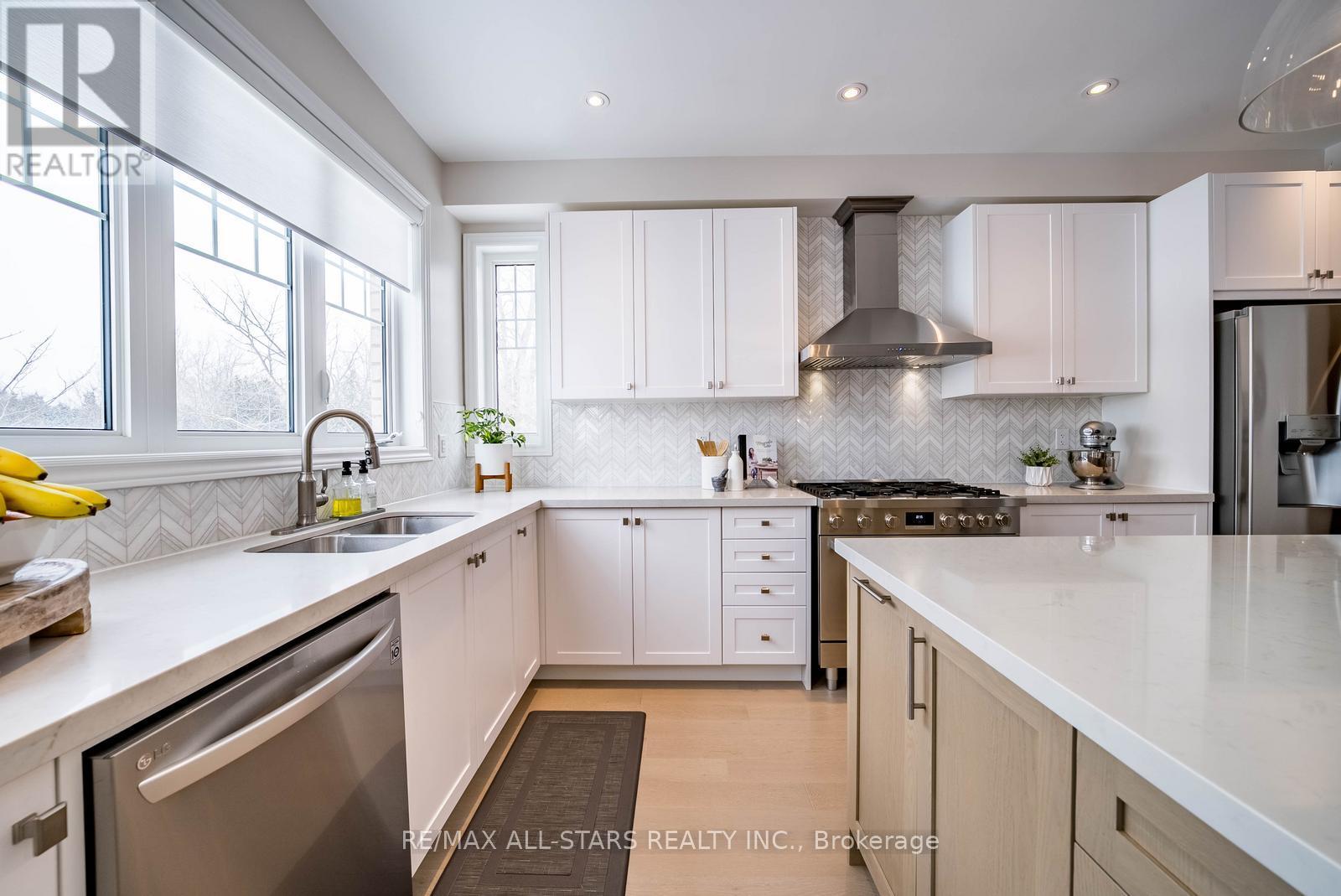 106 Conductor Avenue, Whitchurch-Stouffville, Ontario  L4A 4X5 - Photo 16 - N12768180