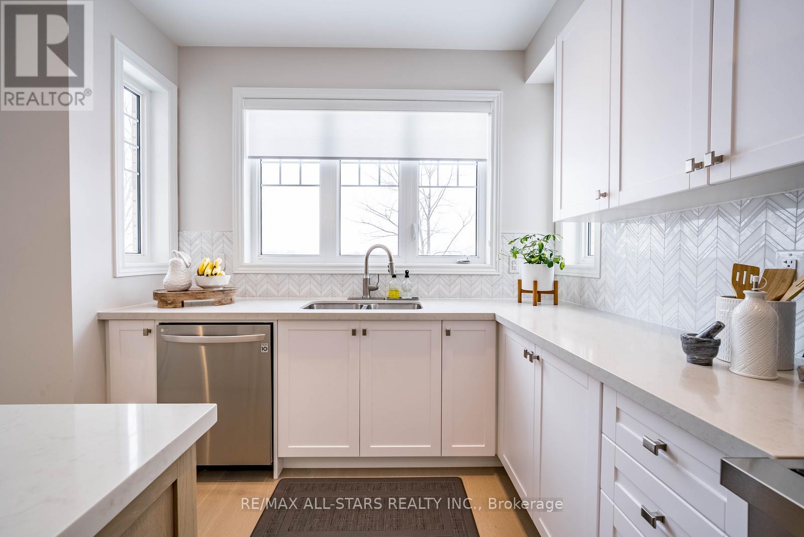 106 Conductor Avenue, Whitchurch-Stouffville, Ontario  L4A 4X5 - Photo 18 - N12768180