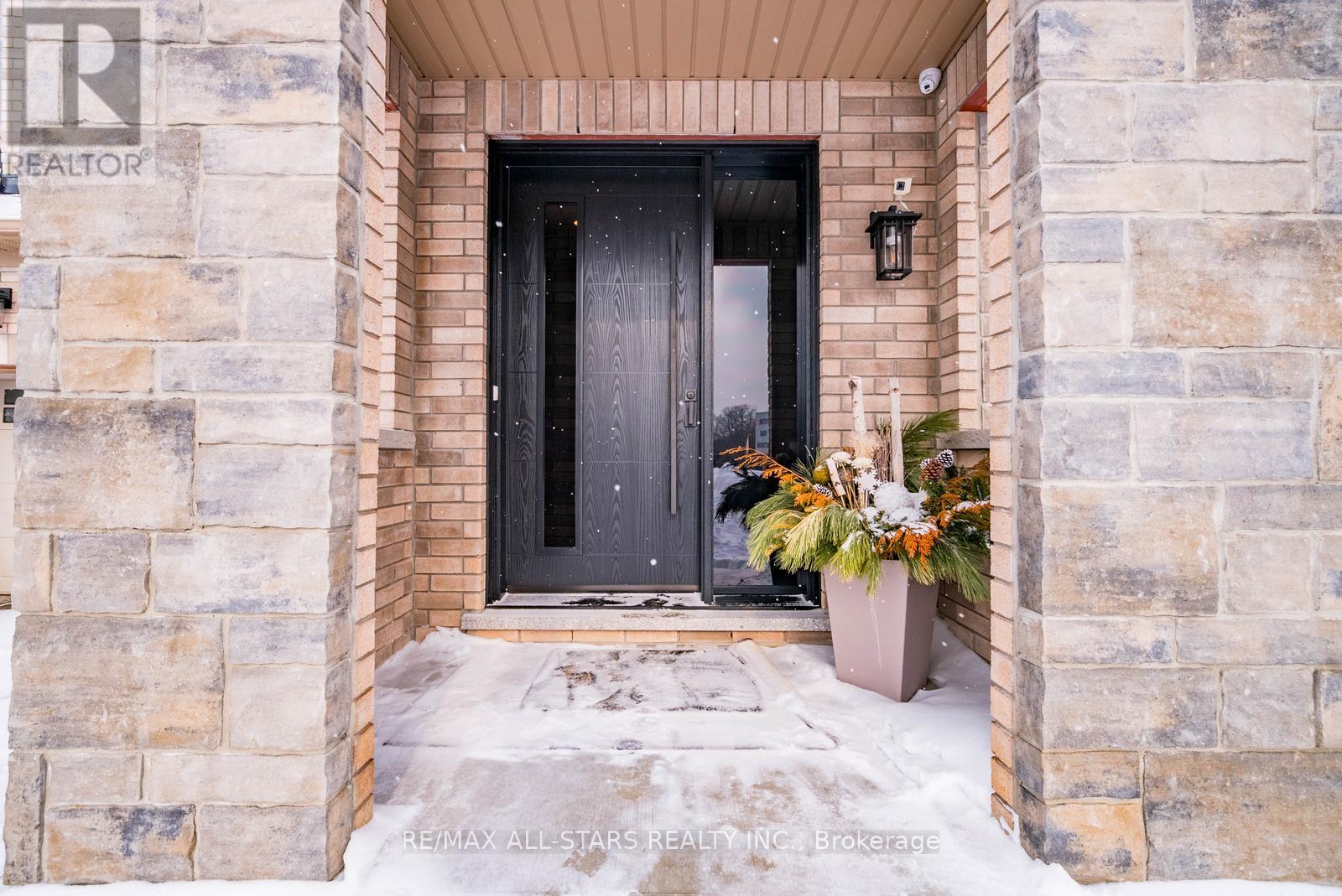 106 Conductor Avenue, Whitchurch-Stouffville, Ontario  L4A 4X5 - Photo 2 - N12768180